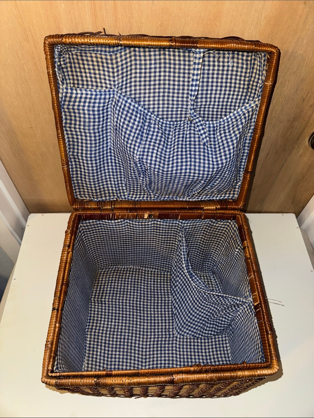 Vintage Wicker Rattan Picnic Storage Sewing Yarn Lined Basket Large No Handle - Picture 2 of 6